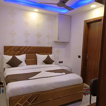 Hotel Np International - Near Govindpuri Metro
